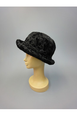 Черная женская шляпка из каракуля